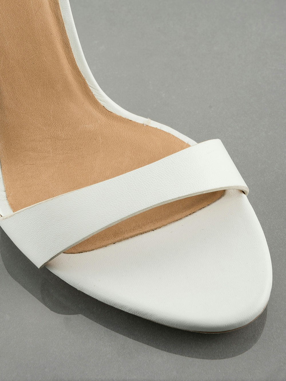 shoe detail view alt:fit1